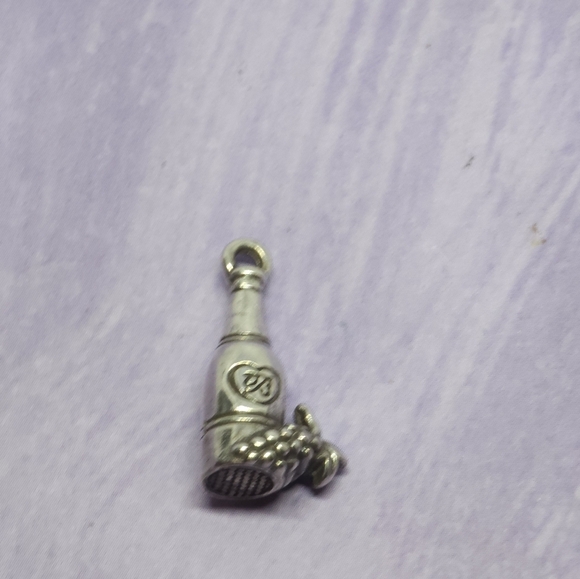 Brighton Silver Tone Wine Bottle W/ Grapes Small Charm - Picture 2 of 3
